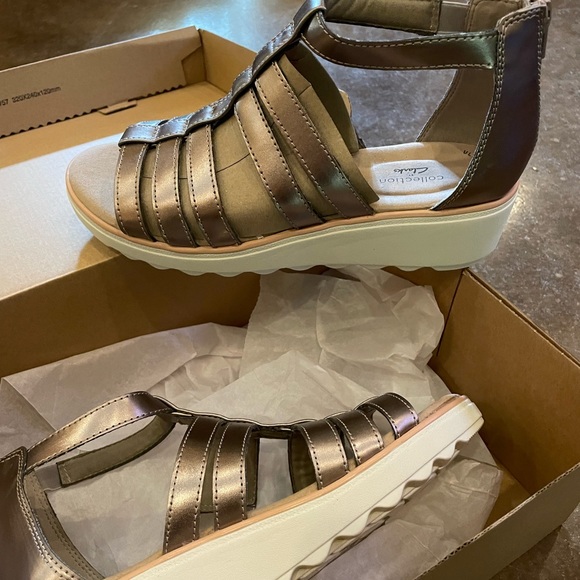 Clarks Sandals - Picture 7 of 7